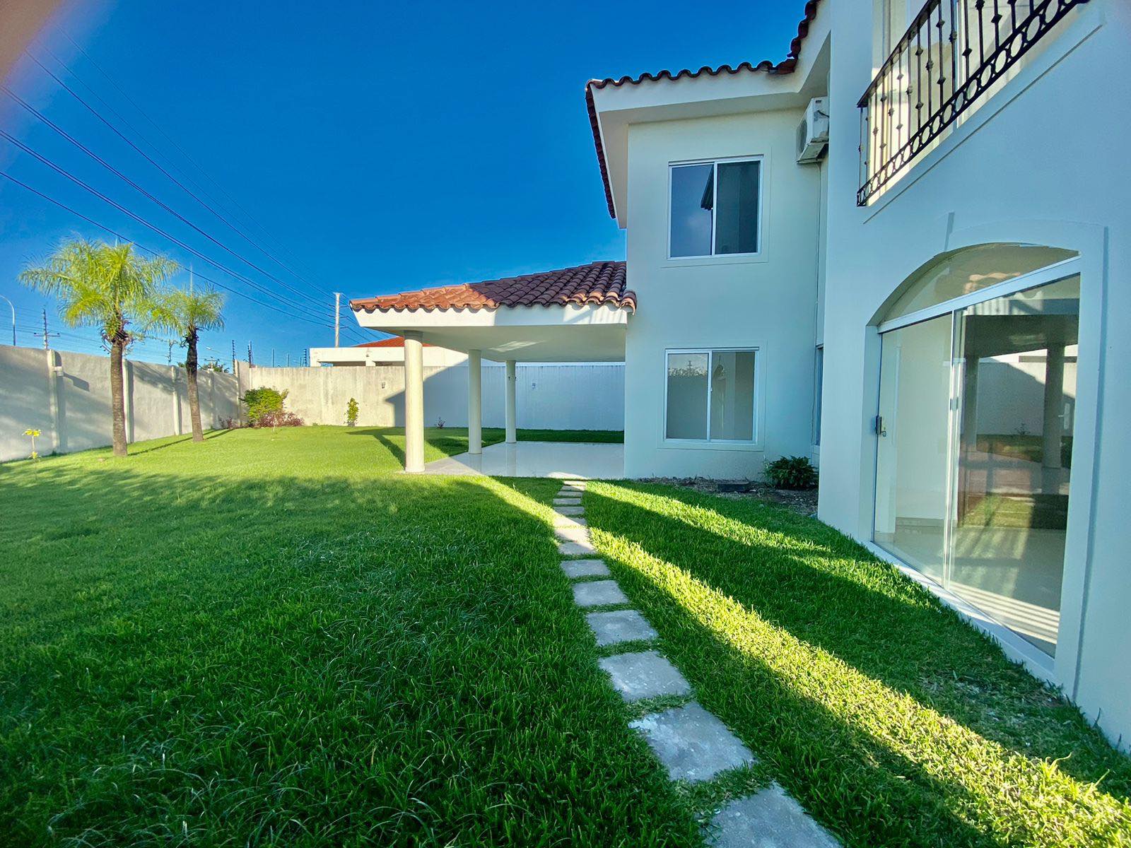 En Alquiler a Bs 7,900 Foto 18