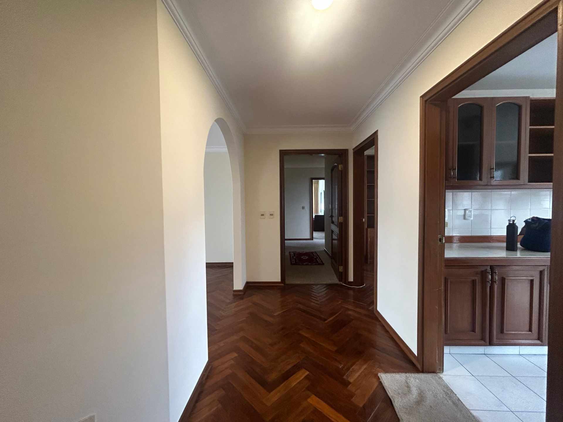 En Alquiler a $us 1,500 Foto 3