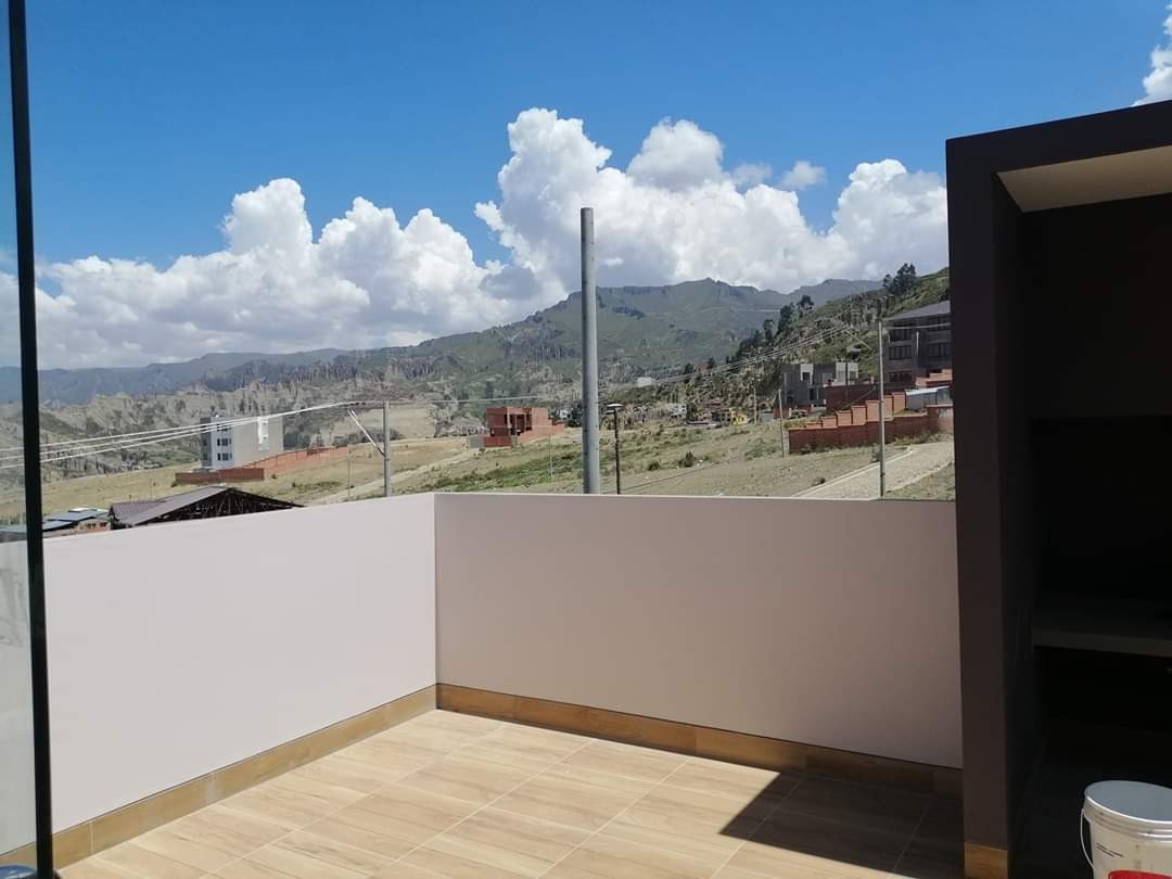 Casa en Achumani en La Paz 4 dormitorios 5 baños 2 parqueos Foto 7