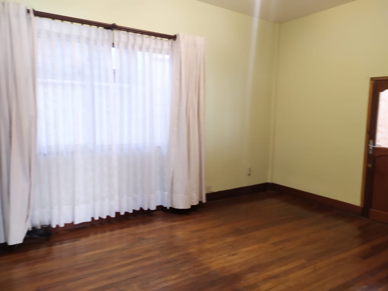 Casa en Miraflores en La Paz 4 dormitorios 4 baños 3 parqueos Foto 9