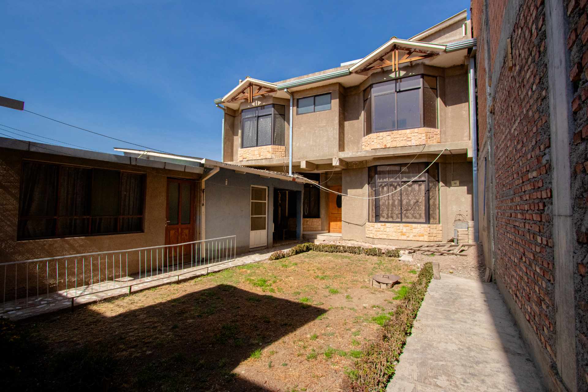 Casa en VentaA una cuadra de Av. Beijing en Autoventa, a 50m estacion Tren Metropolitano  Foto 1