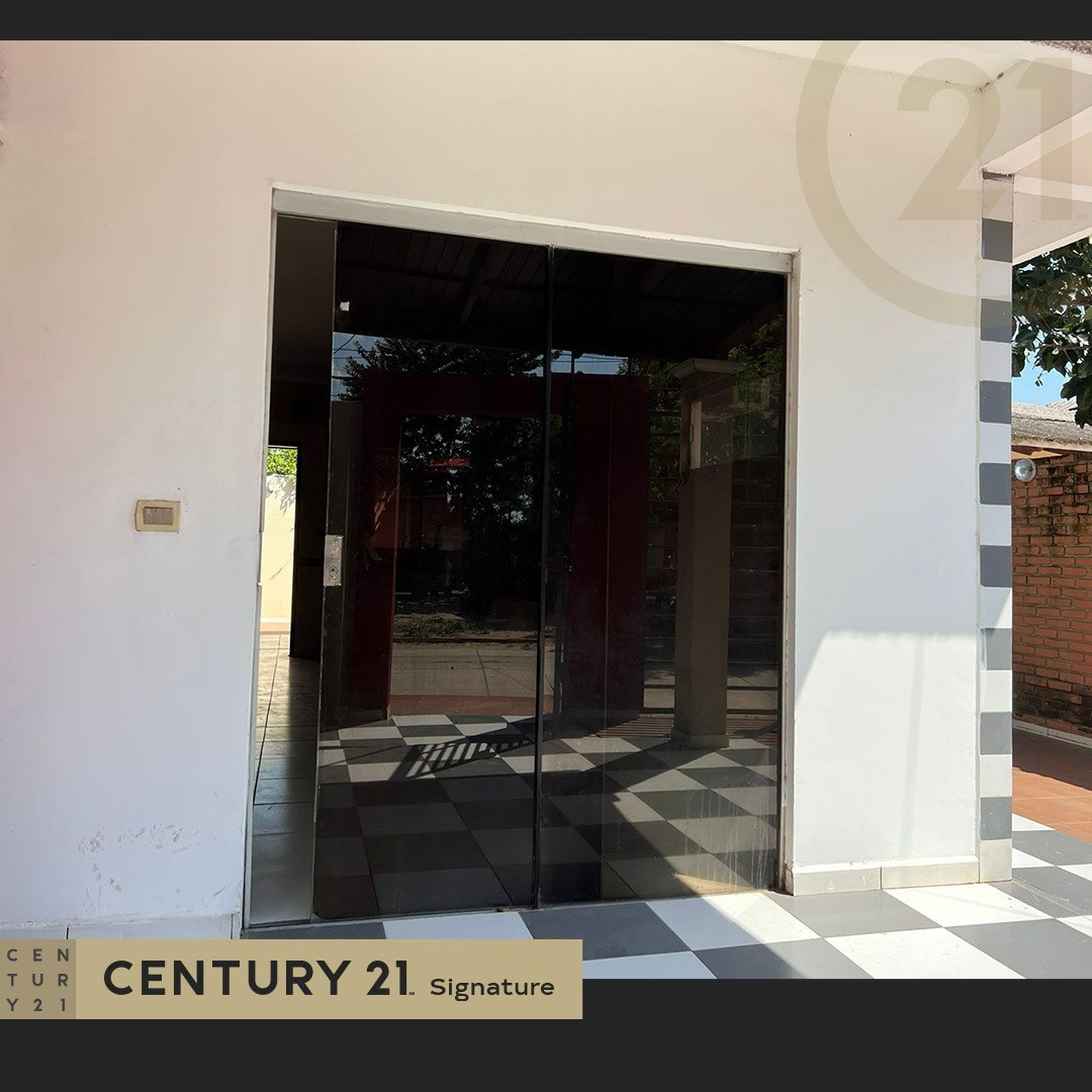 Casa en VentaCASA EN VENTA CALLE DELMIRA CUELLAR ESQUINA MOTACU-WARNES Foto 2