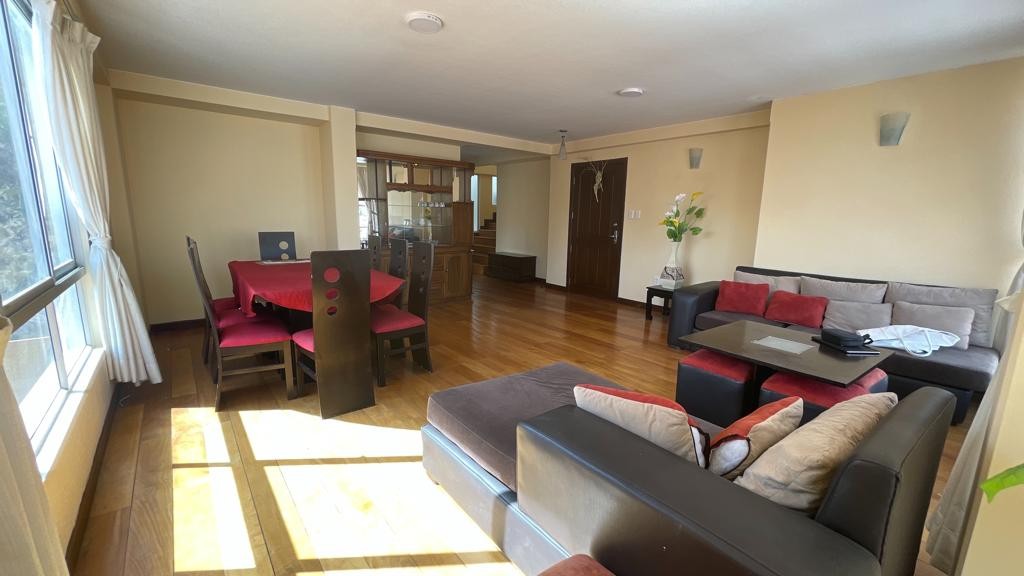 Departamento en AlquilerDEPARTAMENTO DUPLEX EN ALQUILER EN IRPAVI 4 dormitorios 5 baños 1 parqueos Foto 1