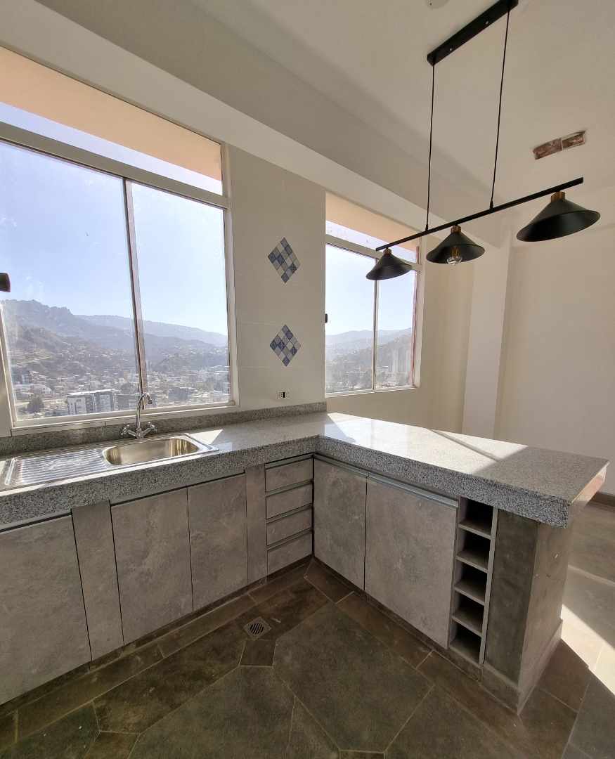 Departamento Zona Sur, Alto La Florida, calle 4  (Ingreso por Calacoto - calle 13 y 14).   Foto 4