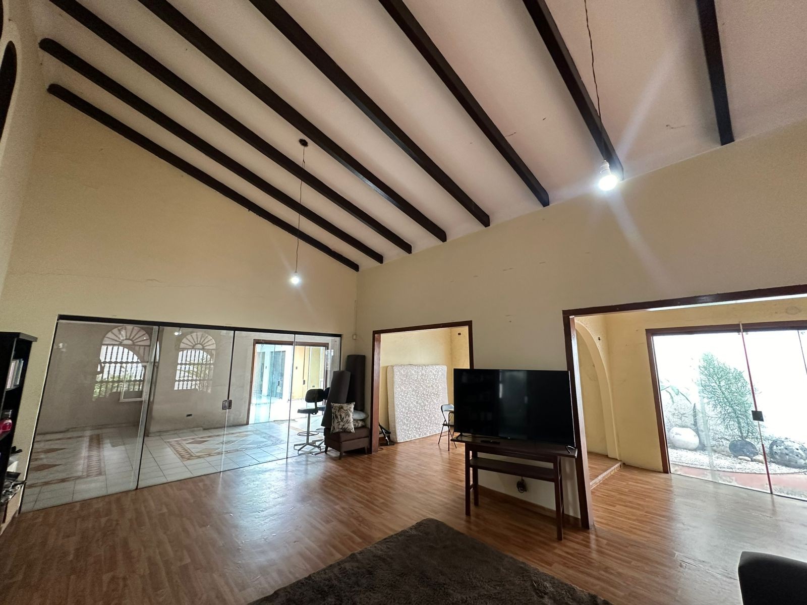 Casa en Entre 2do y 3er anillo Norte en Santa Cruz de la Sierra 4 dormitorios 4 baños 3 parqueos Foto 6