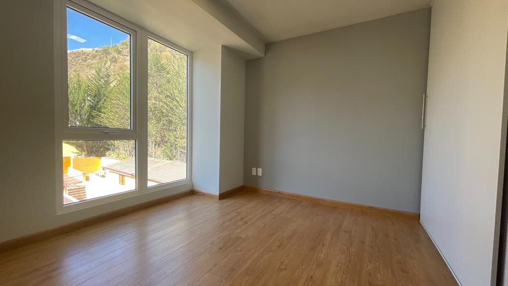 Departamento en VentaDUPLEX CON TERRAZA PRIVADA EN VENTA EN ACHUMANI Foto 9