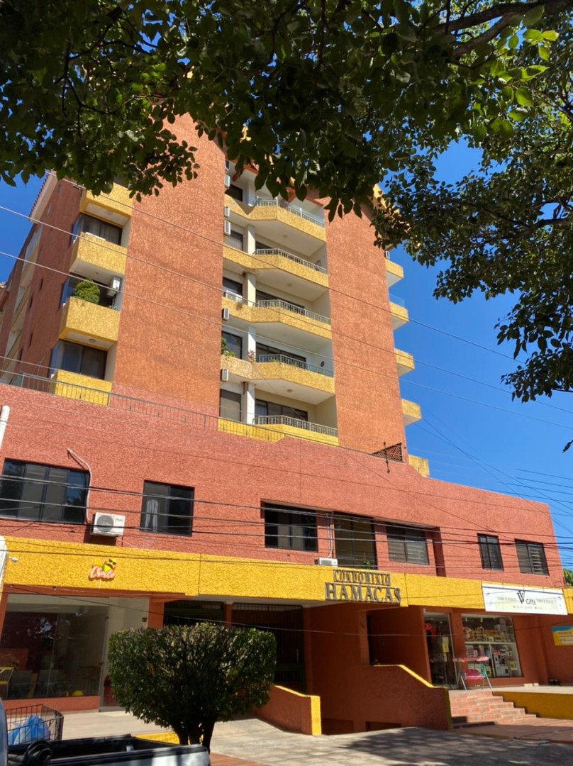 Departamento en Entre 3er y 4to anillo Norte en Santa Cruz de la Sierra 3 dormitorios 3 baños 2 parqueos Foto 2