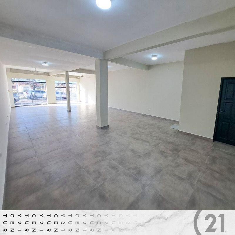 Local comercial en Entre 2do y 3er anillo Norte en Santa Cruz de la Sierra  1 baños  Foto 3