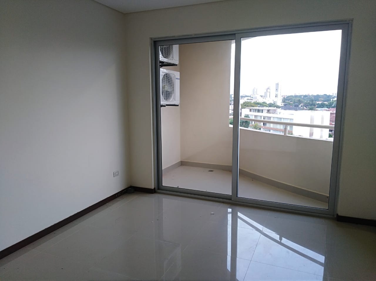 Departamento en Equipetrol en Santa Cruz de la Sierra 3 dormitorios 3 baños 3 parqueos Foto 9