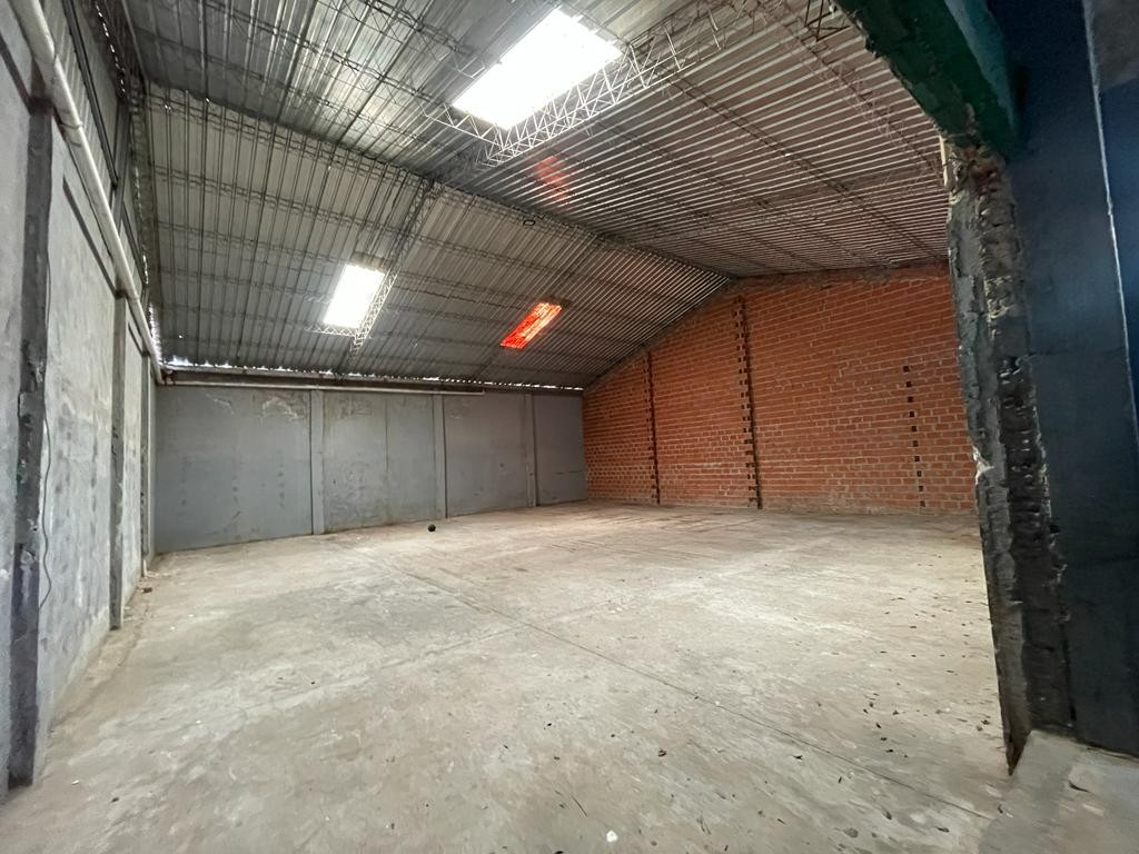 Galpón en Entre 4to y 5to anillo Oeste en Santa Cruz de la Sierra    Foto 4