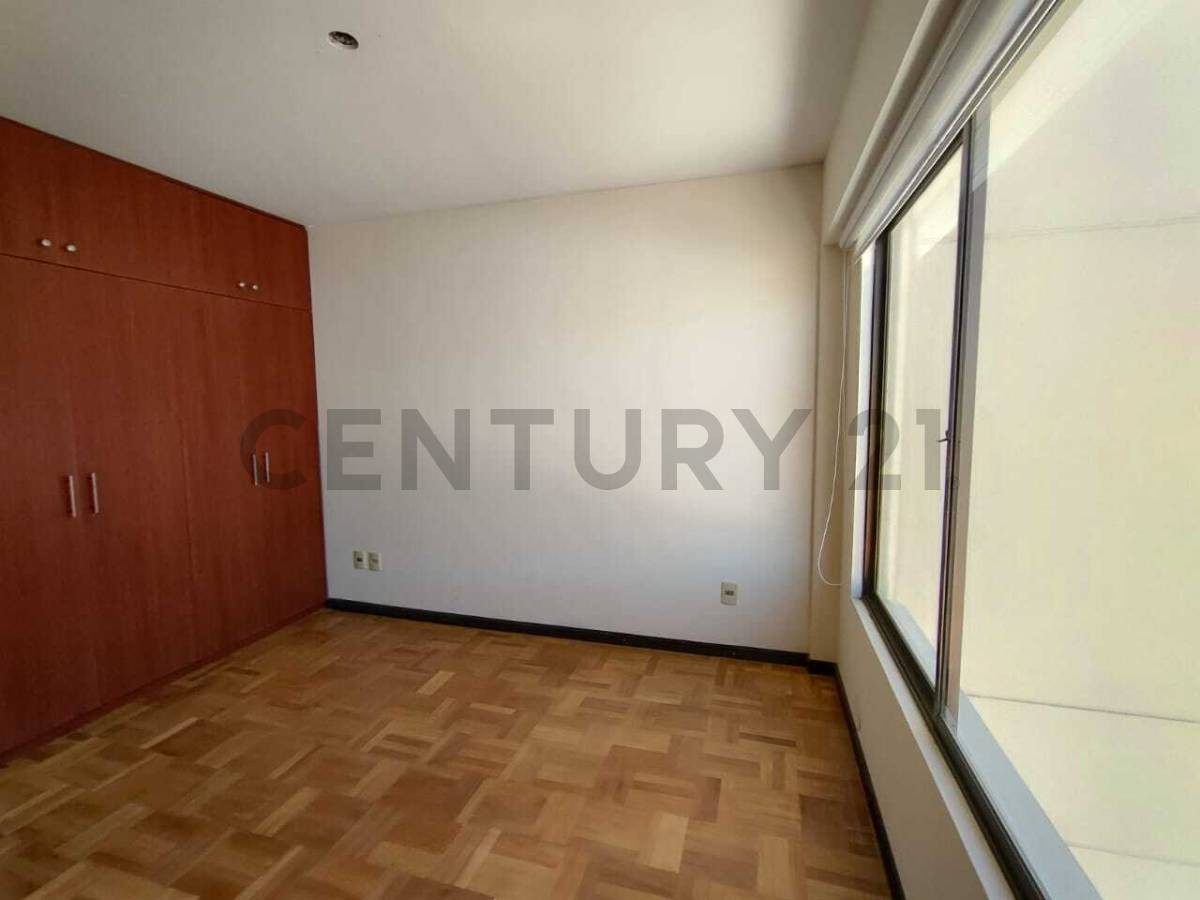 Departamento en Achumani en La Paz 3 dormitorios 4 baños 1 parqueos Foto 11