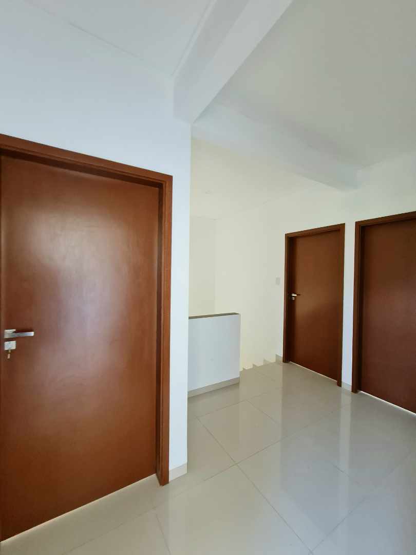 Casa Zona Norte 
km 8½ Banzer (Zona Col. Cambridge)
Condominio Las Palmeras 2 Foto 21