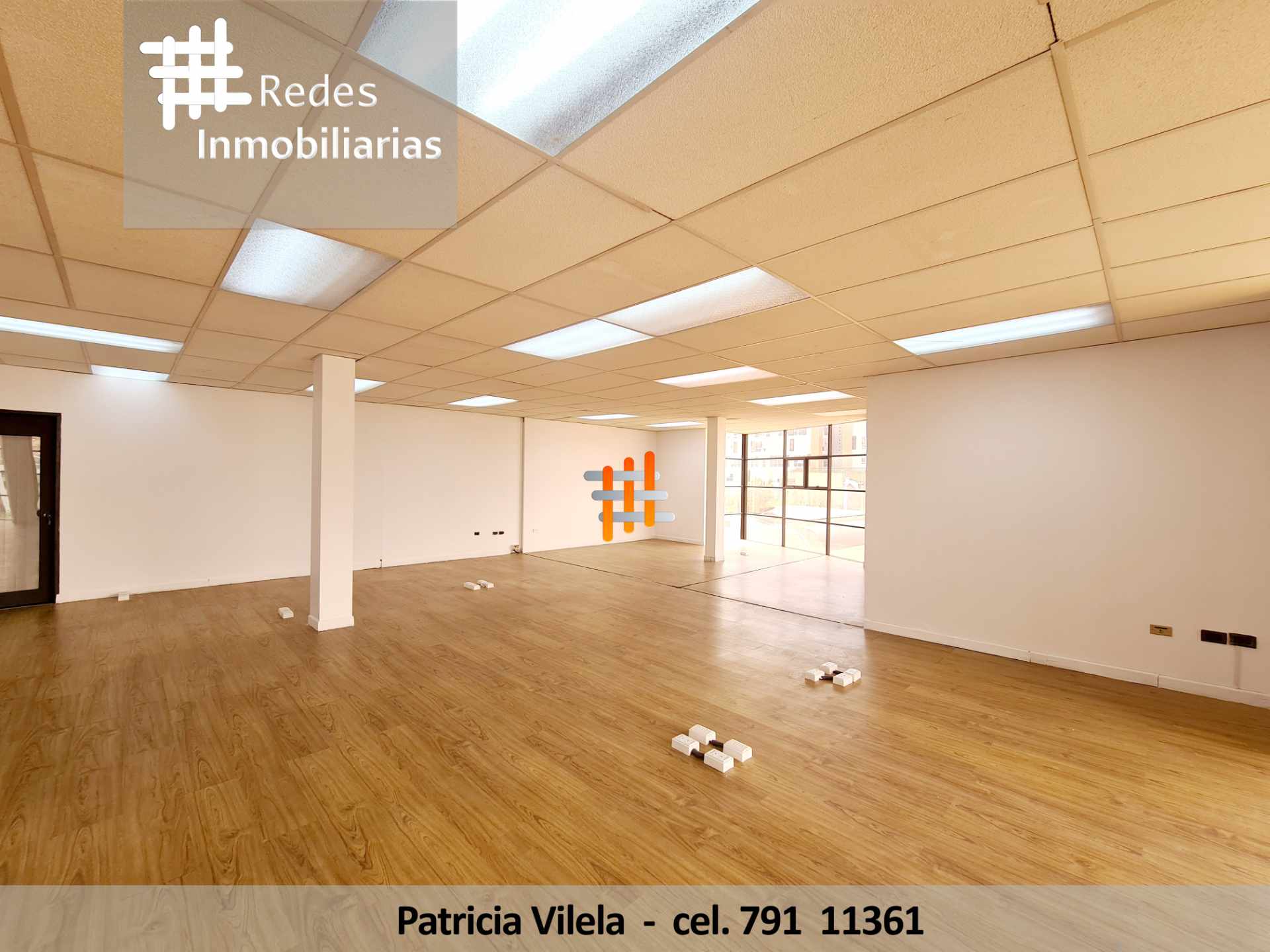 Oficina OFICINA EN VENTA EN CALACOTO EN EDIFICIO EMPRESARIAL - DIVISIONES DE VIDRIO TEMPLADO Foto 4