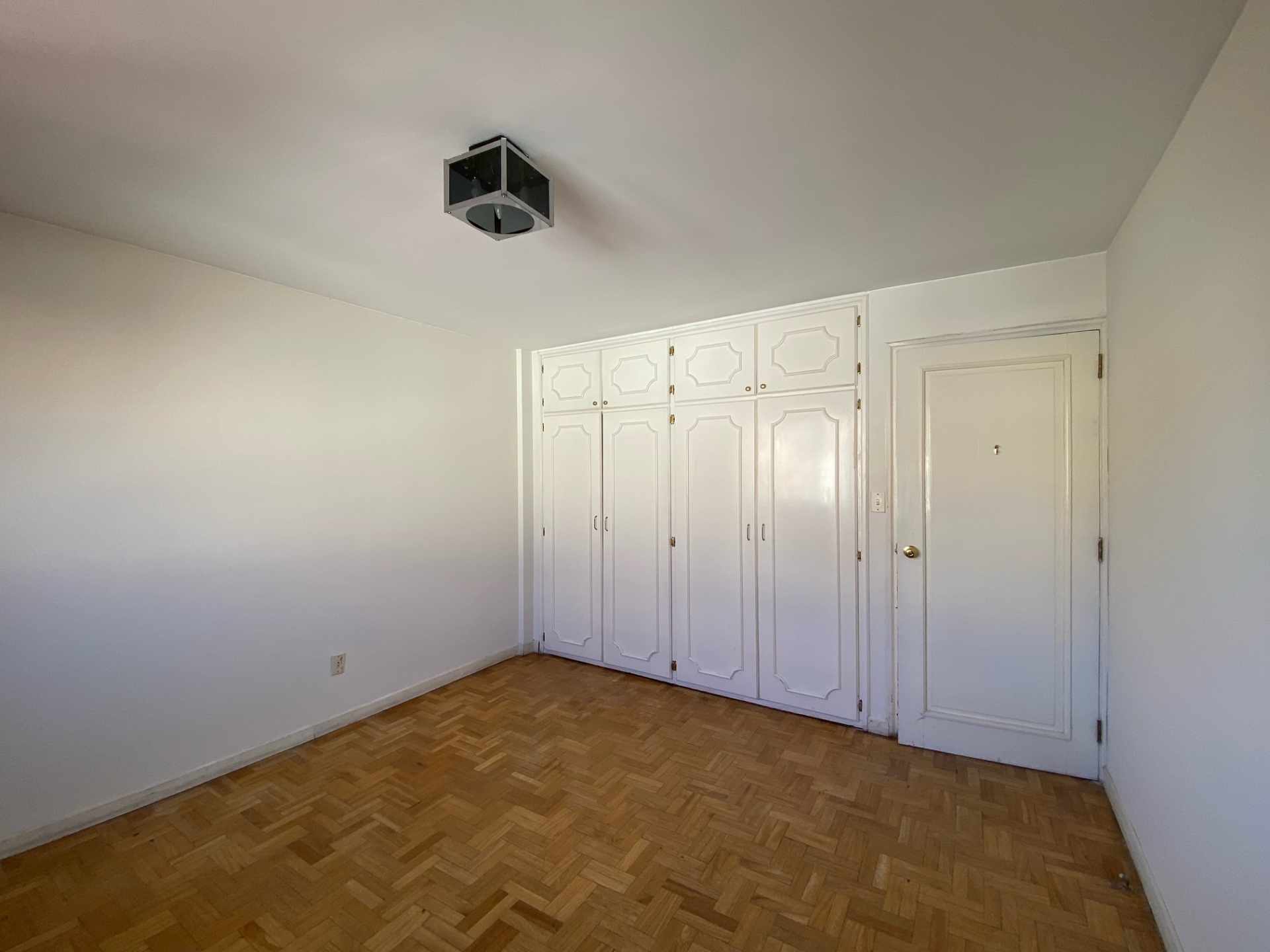 Departamento en Achumani en La Paz 3 dormitorios 2 baños 1 parqueos Foto 4