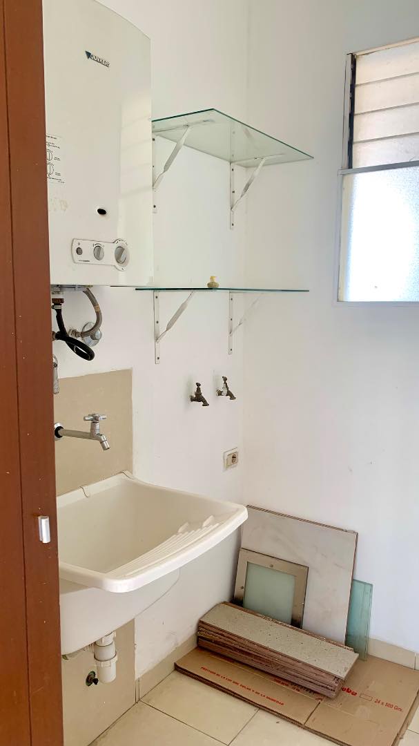 Departamento en AlquilerAV. ALEMANA entre 4to. Y 5to. anillo 4 dormitorios 3 baños 1 parqueos Foto 13