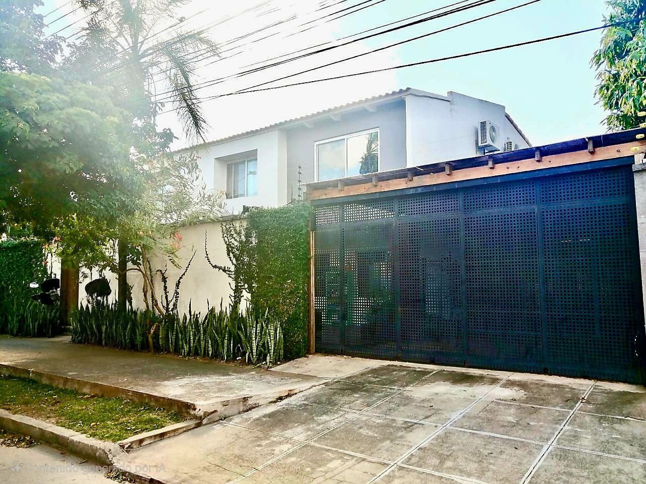 Casa en VentaAvenida Roca y Coronado 3 dormitorios 5 baños 2 parqueos Foto 2