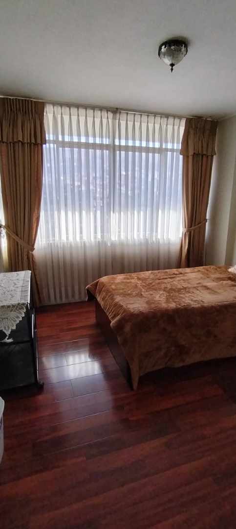Departamento en AlquilerBAJO SOPOCACHI 3 dormitorios 3 baños 1 parqueos Foto 10