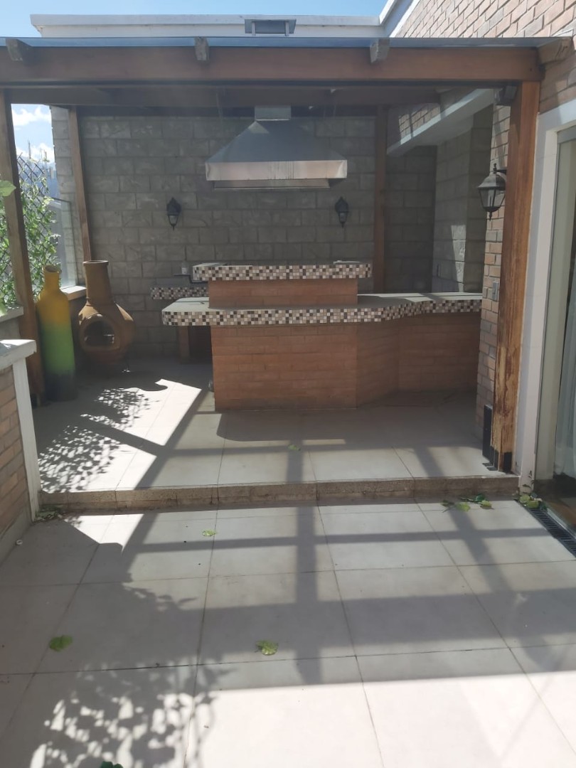 Departamento en Calacoto en La Paz 4 dormitorios 4 baños 2 parqueos Foto 1