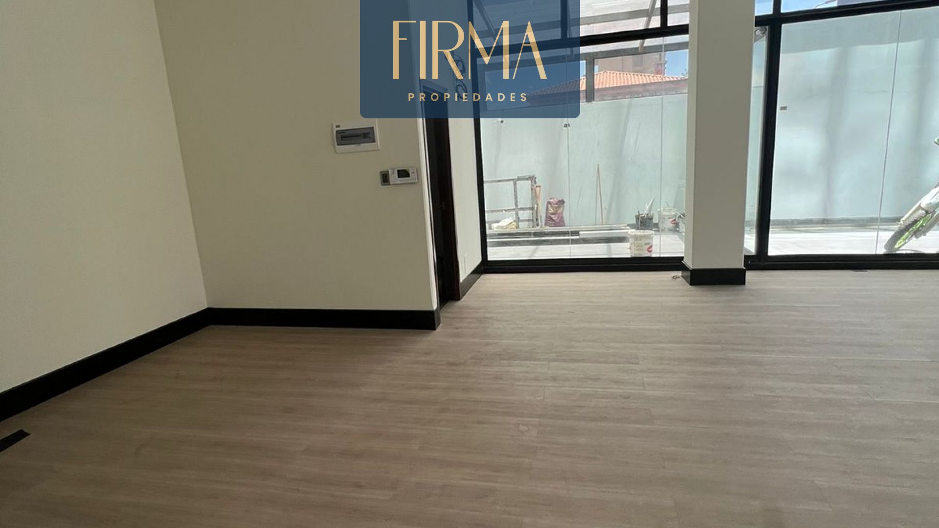 Local comercial ALQUILA  ESTE LOCAL A ESTRENAR EN SAN MIGUEL Foto 11