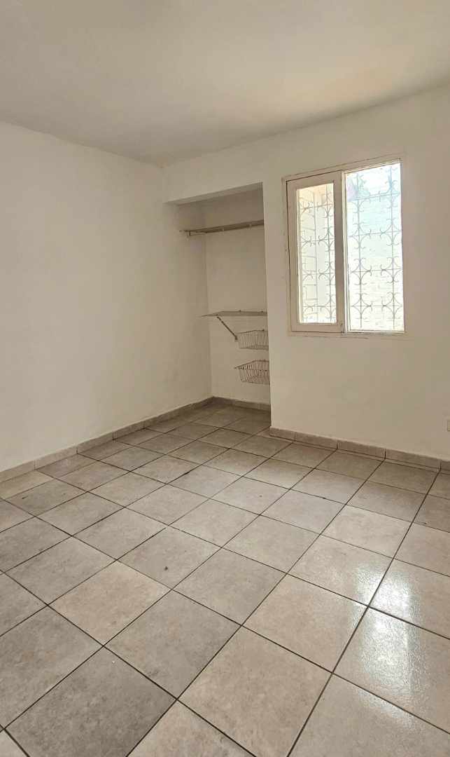 Casa en AlquilerURBANIZACIÓN EL MUNDO 
Av  Virgen de Cotoca 6to anillo 

Linda CASA EN ALQUILER 
Bs. 3.300. 
3 DORMITORIOS 

 3 dormitorios 2 baños 3 parqueos Foto 12