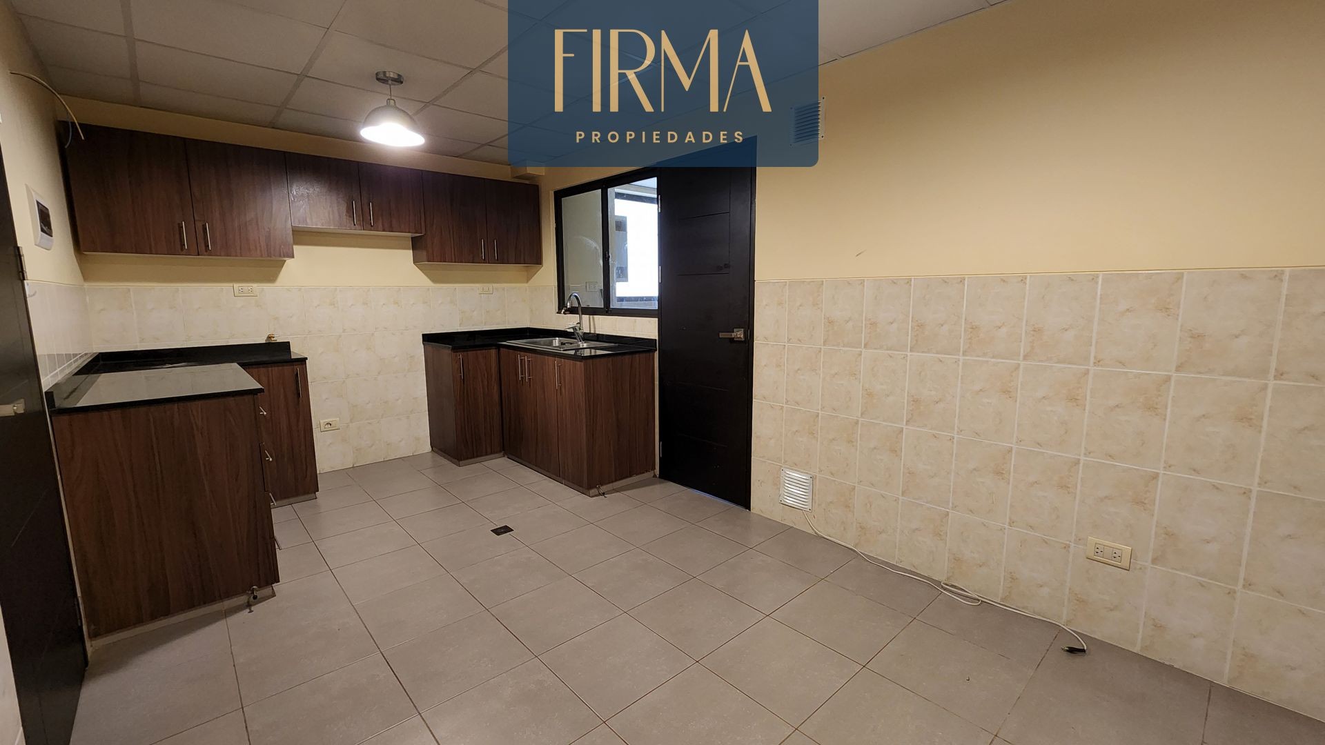 Departamento en Achumani en La Paz 3 dormitorios 4 baños 1 parqueos Foto 3