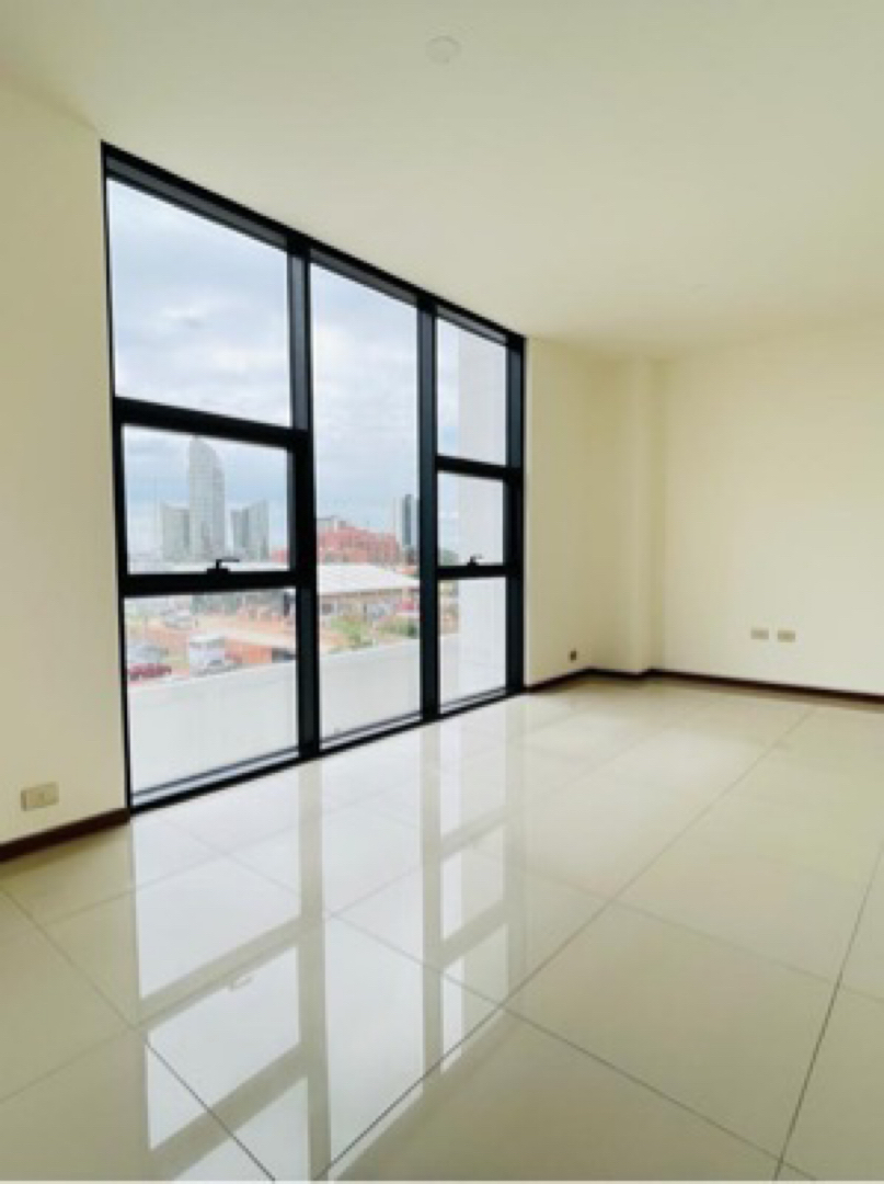 Departamento en VentaAv.  Los Cusis  1 dormitorios 1 baños 1 parqueos Foto 1