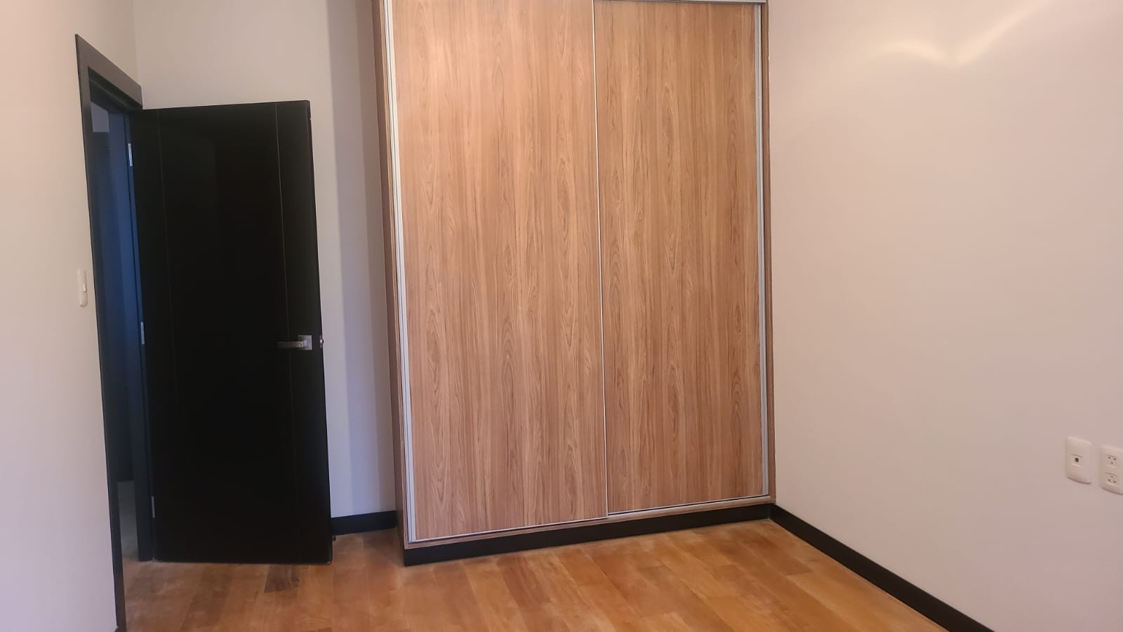 Departamento Av Hernando Siles Foto 2