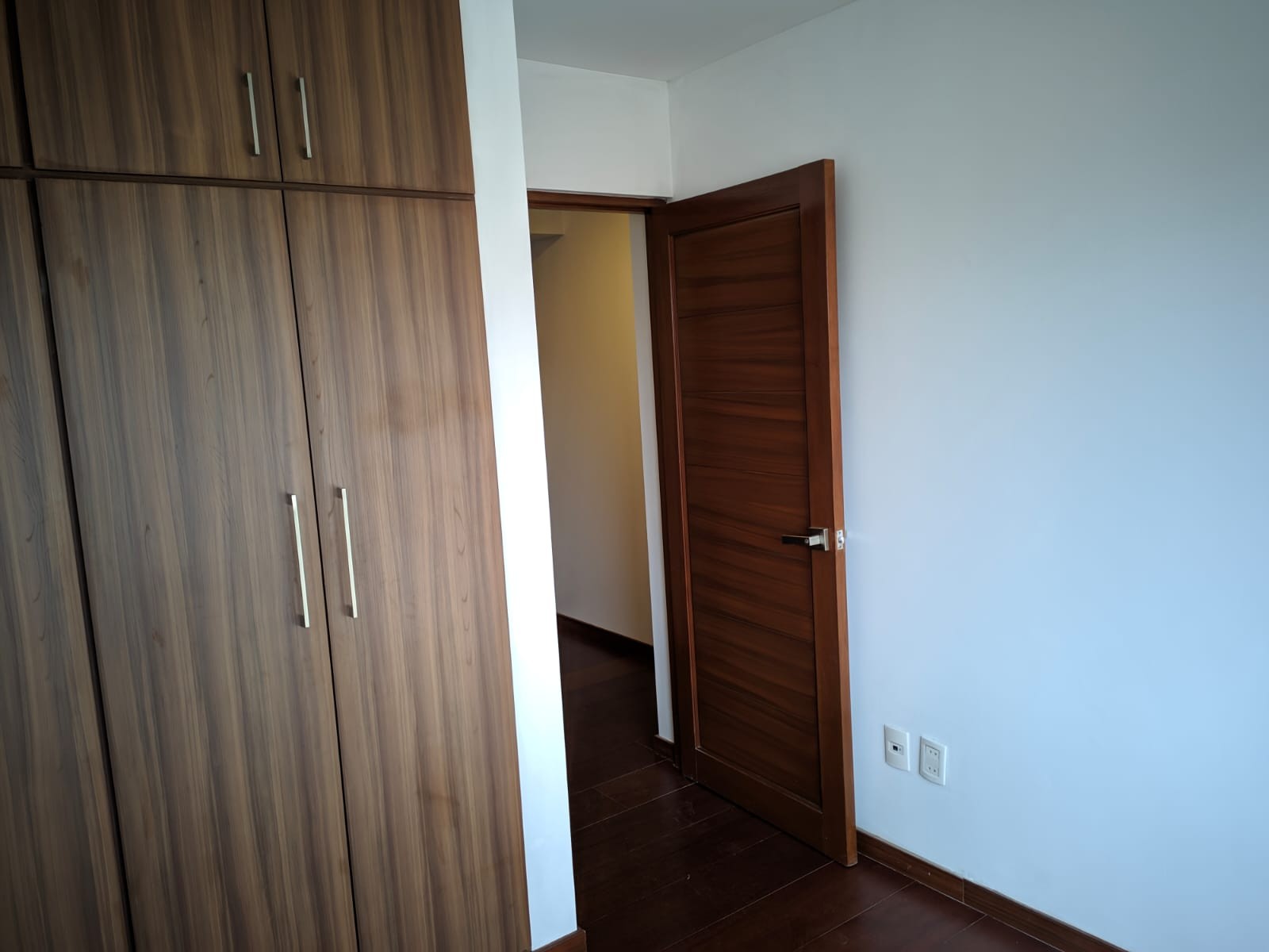 Departamento en VentaCalle L N°71. Achumani. Edificio Belfort. Departamento 7E Foto 10