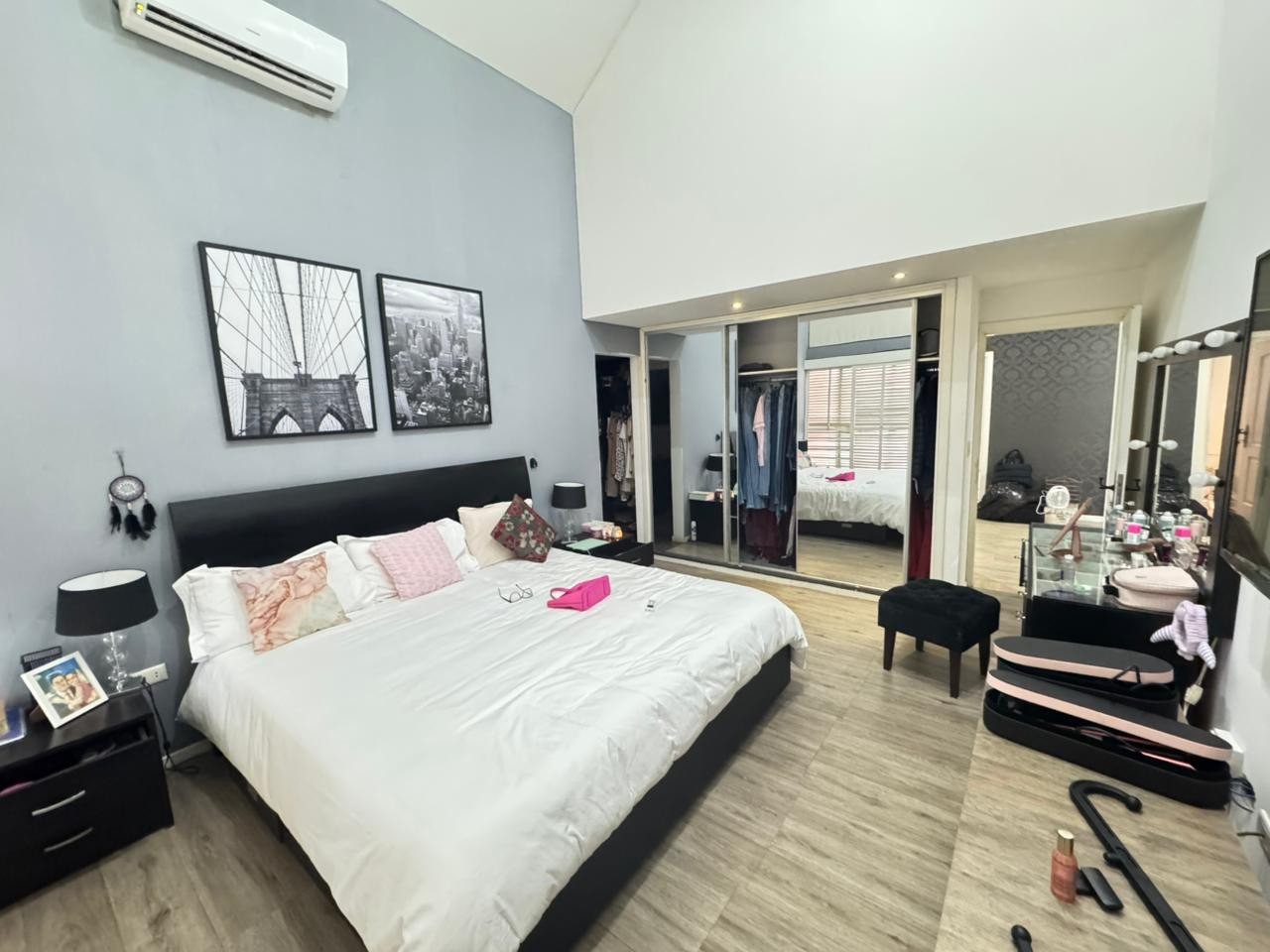 Casa en Alquiler7mo anillo y Av. Banzer Urb. Valle Azul 3 dormitorios 3 baños 2 parqueos Foto 7