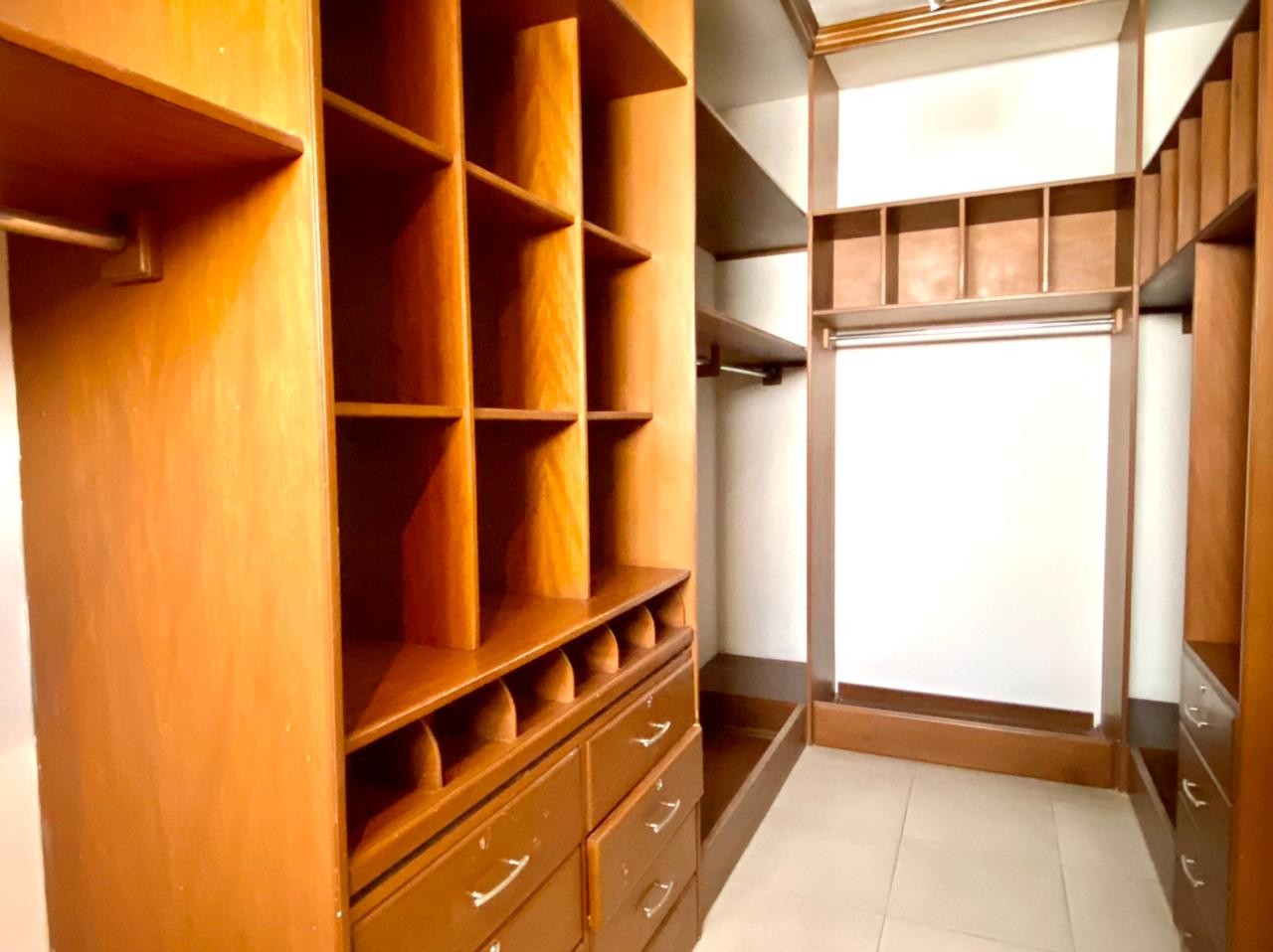 Casa en VentaBarrio Urbarí, Av. Piraí calle Baracea Foto 15