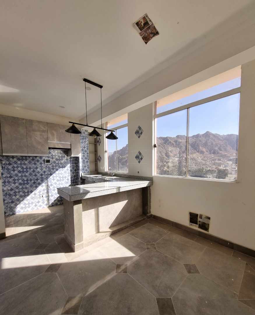 Departamento Zona Sur, Alto La Florida, calle 4  (Ingreso por Calacoto - calle 13 y 14).   Foto 3