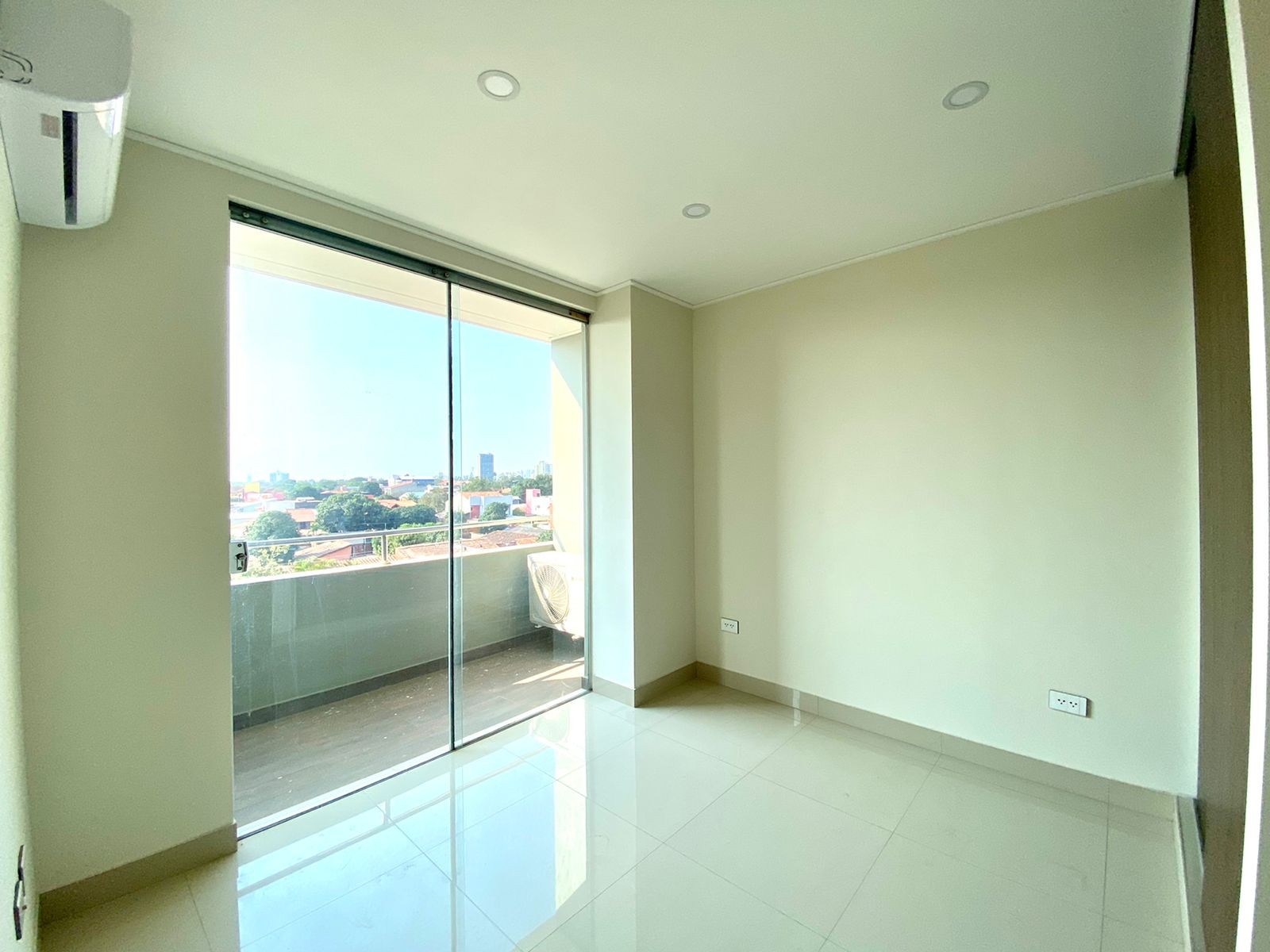 Departamento en Entre 3er y 4to anillo Oeste en Santa Cruz de la Sierra 1 dormitorios 1 baños  Foto 5