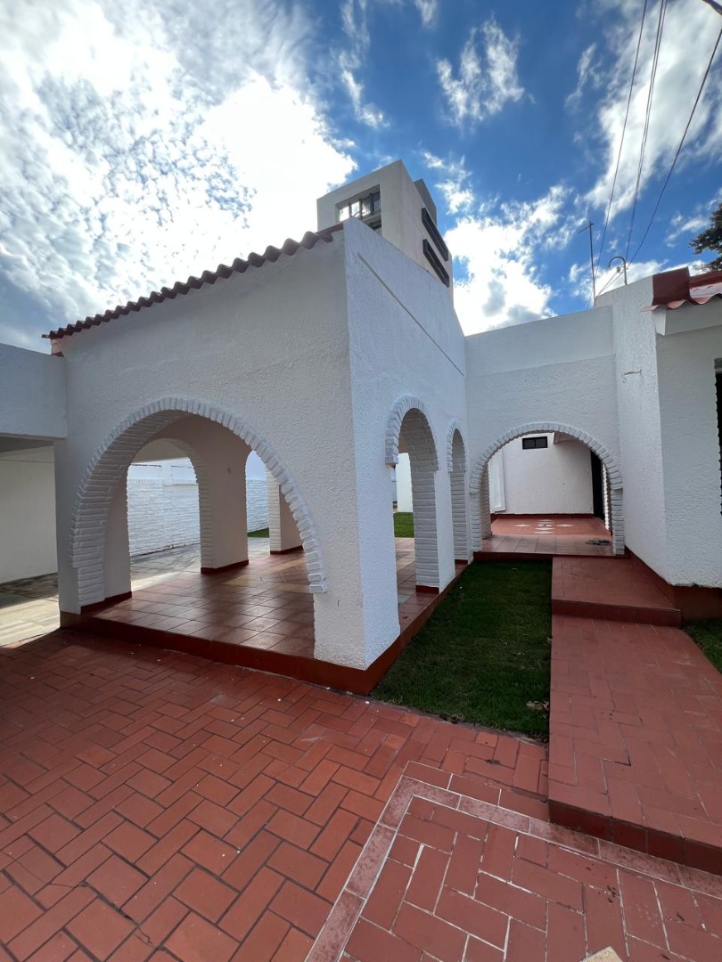 Casa en Equipetrol en Santa Cruz de la Sierra 3 dormitorios 3 baños 5 parqueos Foto 13