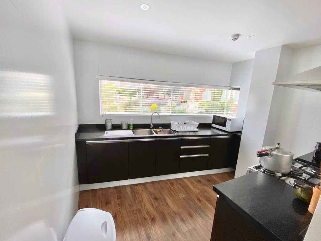 Casa CASA VACÍA O AMOBLADA DE 4 DORMITORIOS EN ALQUILER, CALACOTO  Foto 9