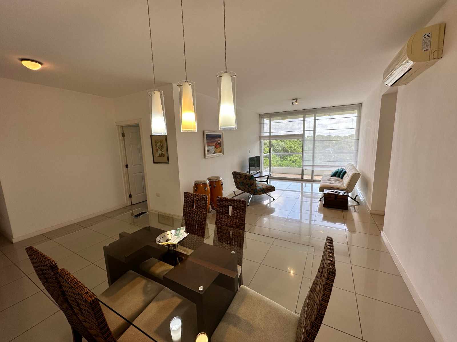 Departamento [CONDOMINIO VISTA VERDE| ZONA OESTE] ALQUILER SIN MUEBLES: DEPARTAMENTO 3 DORMITORIOS CON DEPENDENCIAS Foto 2