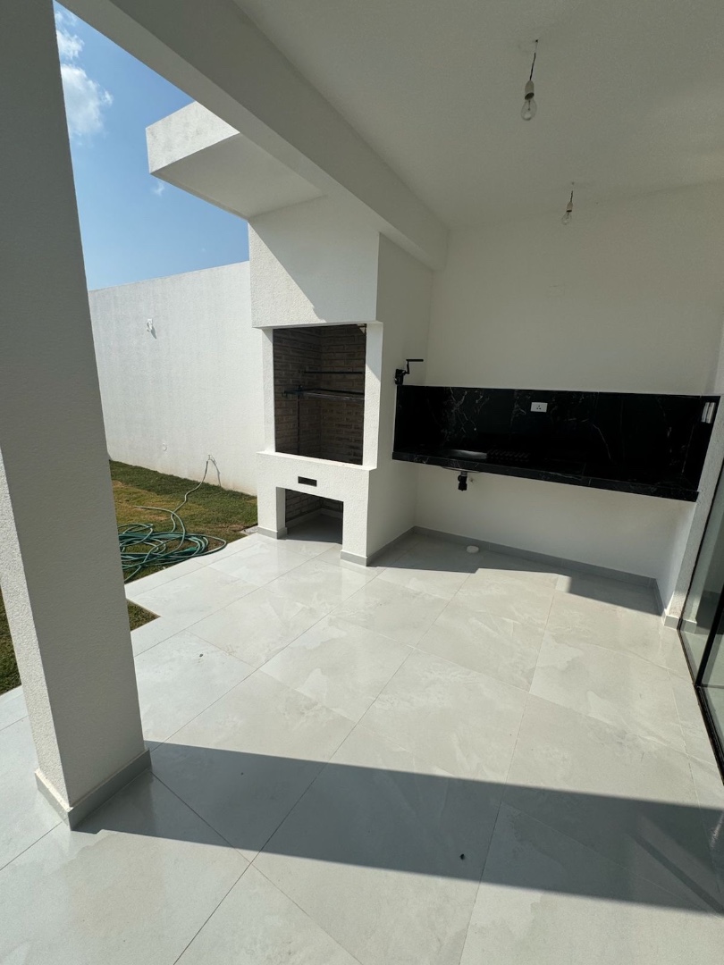 Casa en Entre 8vo y 9no anillo Norte en Santa Cruz de la Sierra 4 dormitorios 3 baños 2 parqueos Foto 5