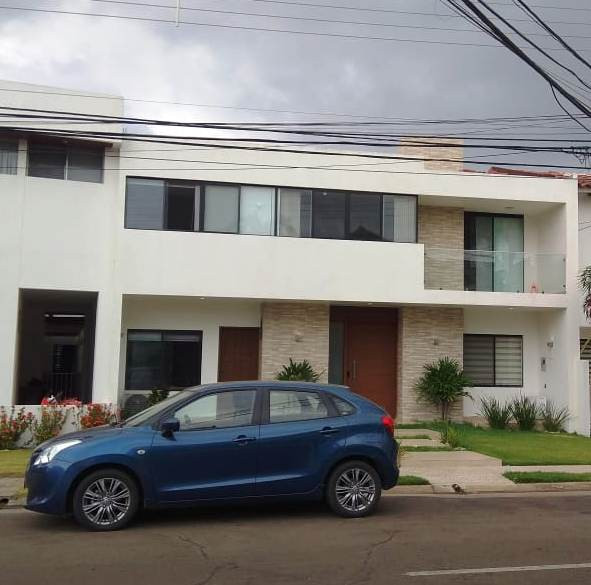 En Alquiler a $us 1,500 Foto 29