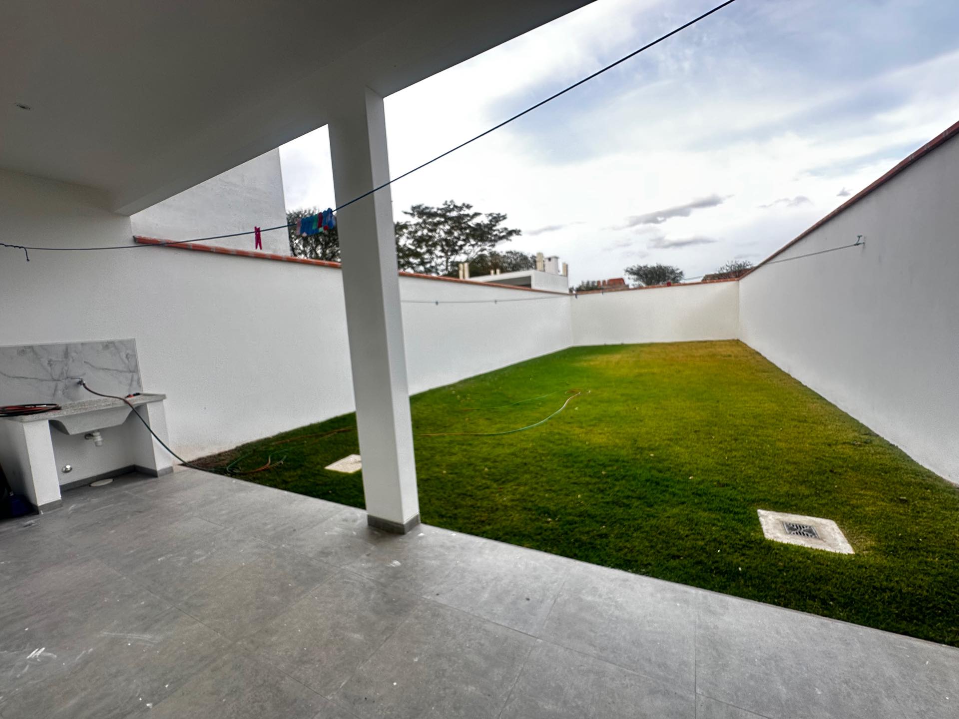 Departamento en Entre 7mo y 8vo anillo Norte en Santa Cruz de la Sierra 3 dormitorios 1 baños 2 parqueos Foto 3