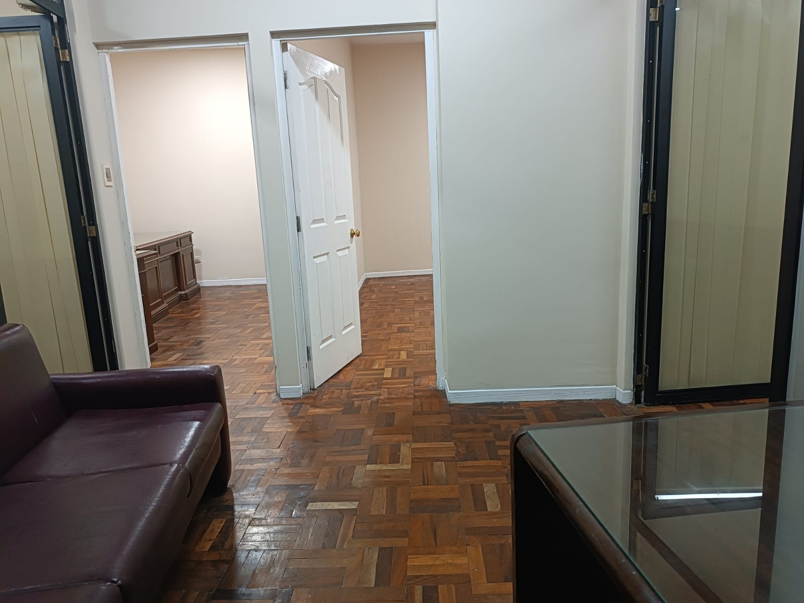 Oficina en AlquilerALQUILO HERMOSA OFICINA PLAZA AVAROA Foto 5