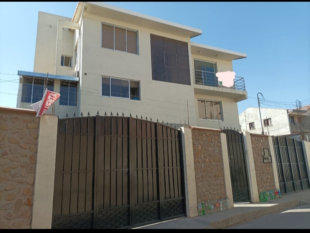 Casa Blanco Galindo kilómetro 4 una cuadra al norte  Foto 2