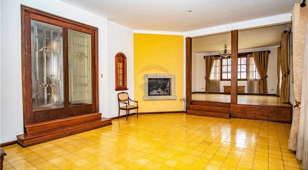 Casa en Aranjuez en Cochabamba 4 dormitorios 5 baños 7 parqueos Foto 9