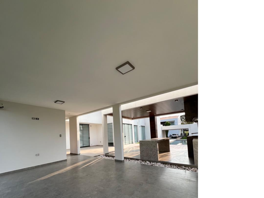 Casa en AlquilerCONDOMINIO EXCLUSIVO ZONA URUBO CERCA AL PUENTE 3 dormitorios 5 baños 4 parqueos Foto 18