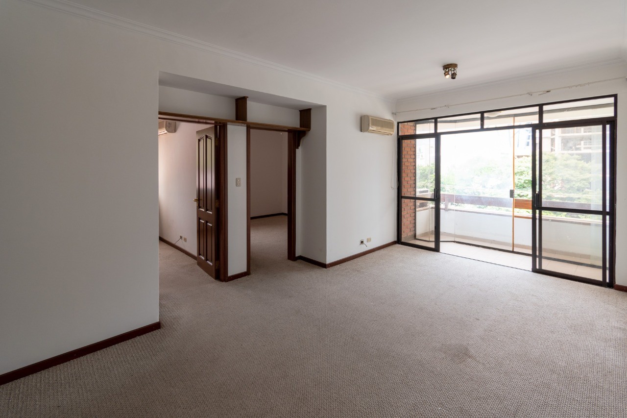 Departamento en VentaCONDOMINIO ARANJUEZ 
En pleno corazón empresarial Av. San Martín esquina calle I Este. 4 dormitorios 3 baños 2 parqueos Foto 19