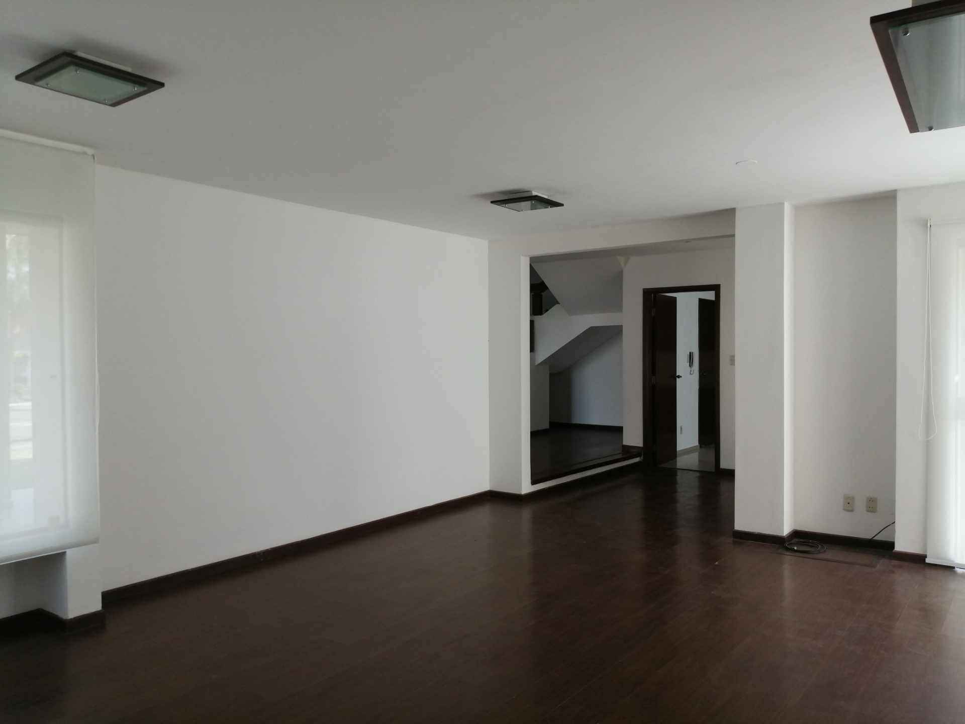 Casa en Entre 5to y 6to anillo Norte en Santa Cruz de la Sierra 4 dormitorios 4 baños 3 parqueos Foto 6