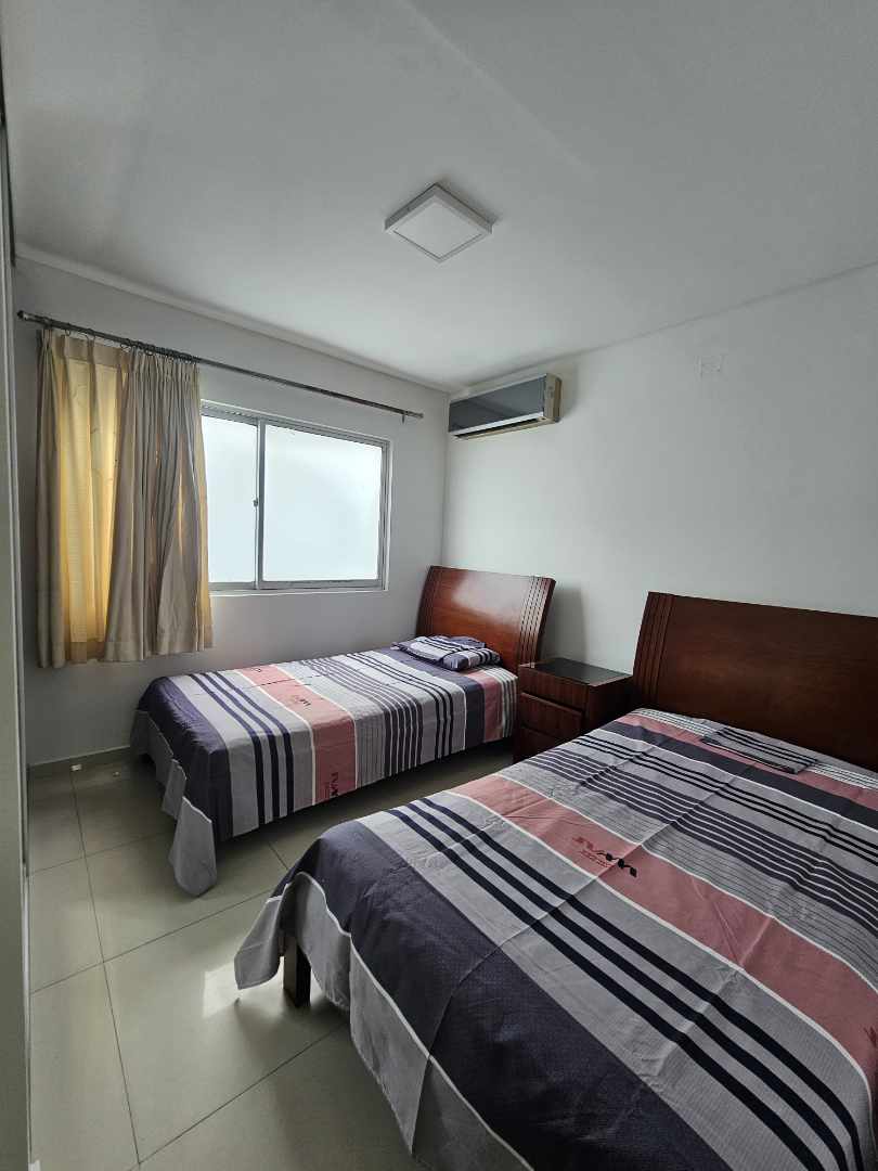 Departamento en Entre 1er y 2do anillo Sur en Santa Cruz de la Sierra 2 dormitorios 2 baños 1 parqueos Foto 3