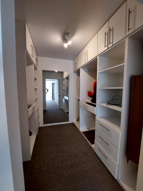 Departamento en Los Pinos en La Paz 3 dormitorios 3 baños 2 parqueos Foto 2