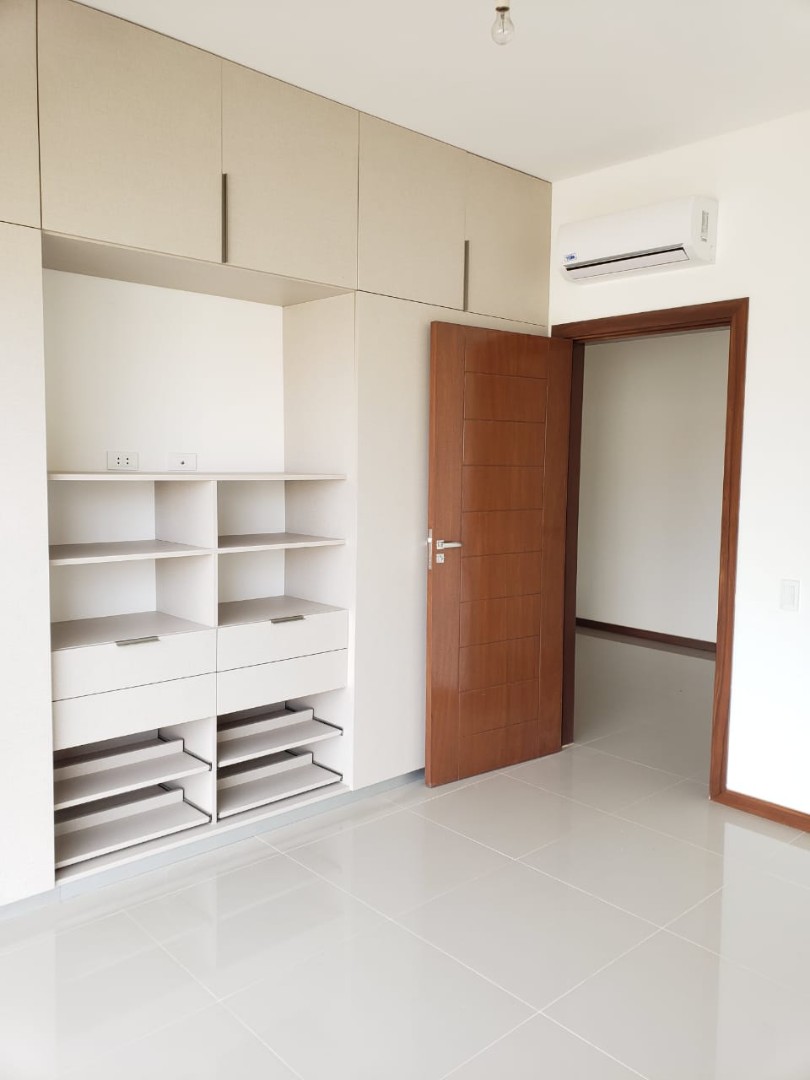 Casa en Entre 6to y 7mo anillo Oeste en Santa Cruz de la Sierra 3 dormitorios 3 baños 2 parqueos Foto 2