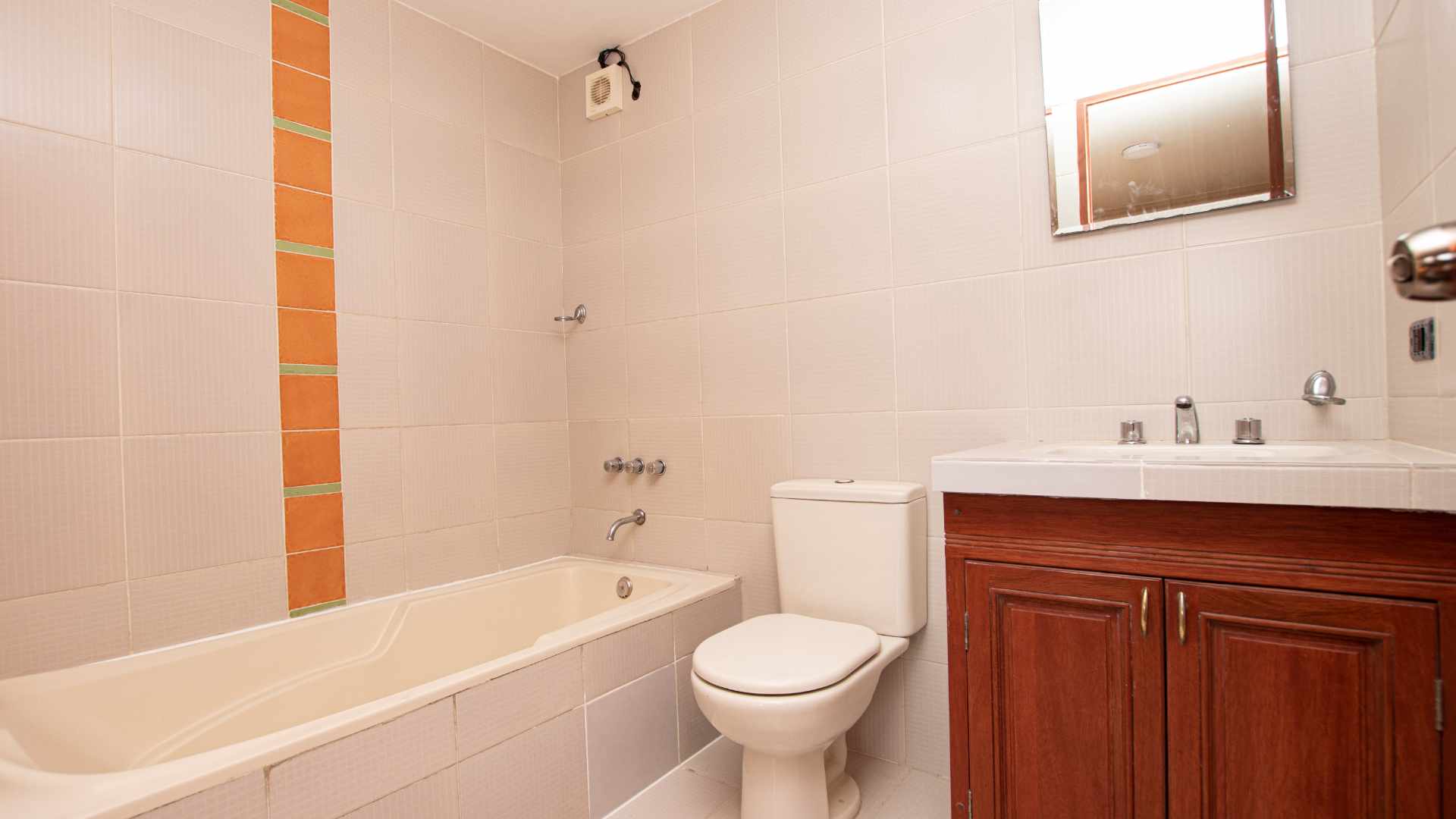 Departamento en VentaCalle los Laureles 3 dormitorios 2 baños 1 parqueos Foto 13