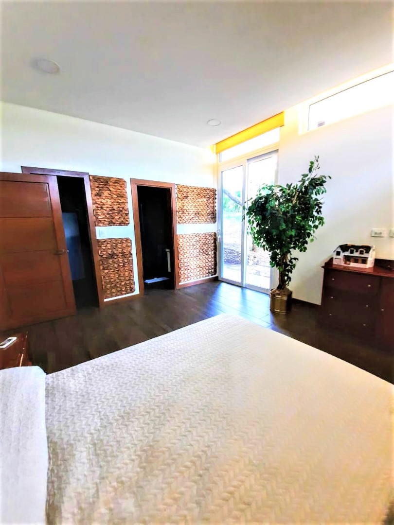 Casa en Urubó en Santa Cruz de la Sierra 5 dormitorios 5 baños 3 parqueos Foto 13