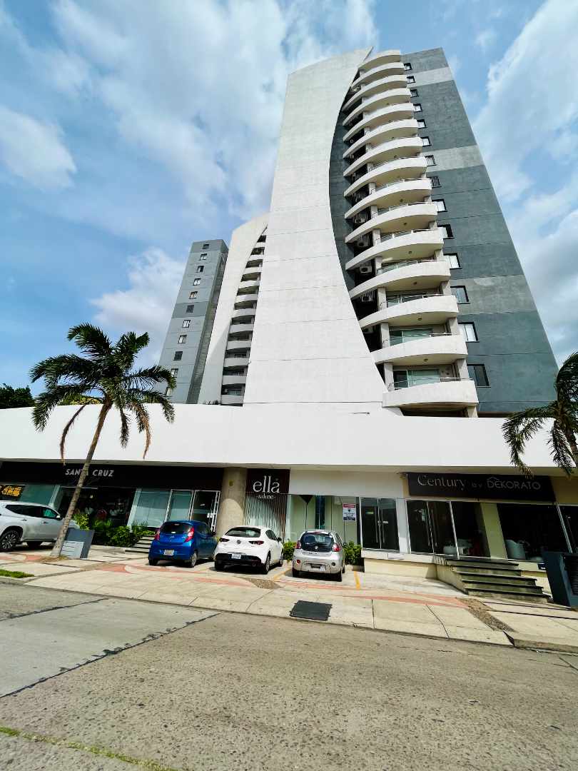 Local comercial en AlquilerLOCAL EN ALQUILER ZONA EQUIPETROL CONDOMINIO MACORORO 8  1 baños  Foto 1